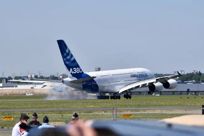 机翼出现裂纹　空客紧急检查16架A380客机