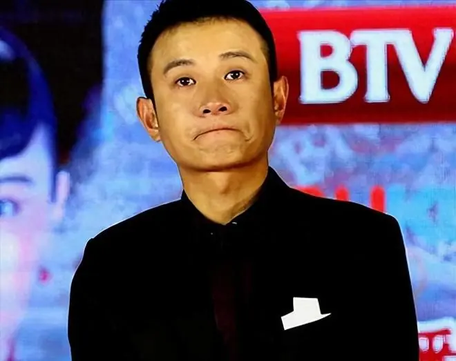 条条大路通罗马！不当明星的文章，在上海开饭店，女儿也为他宣传