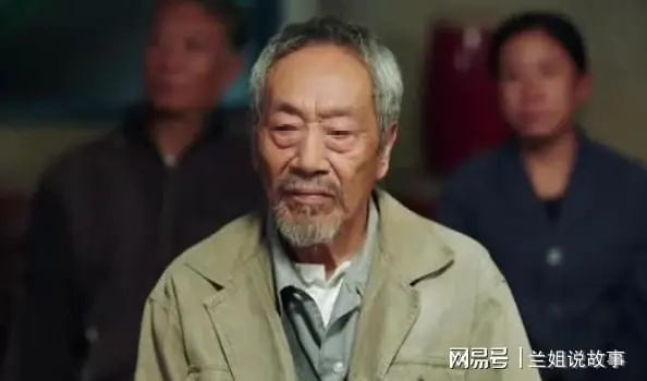 女儿买房缺钱，我凑了30万，送钱时听到女婿电话，我选择离开