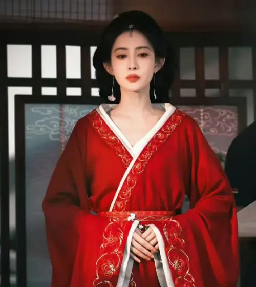 女演员千万别乱动脸！《百花杀》65岁女配一出场，曾黎都要往后退